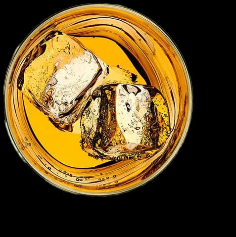 Szklanka whiskey rzut z góry